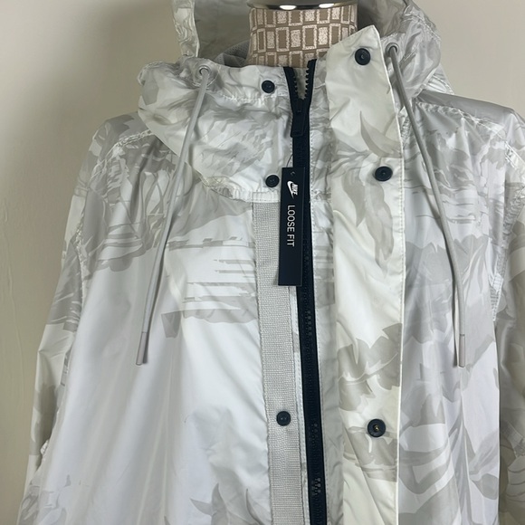 Long Nike loose Fit Raincoat - Picture 3 of 13